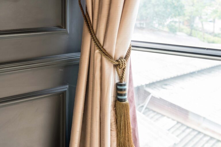 Types of Linen Curtains
