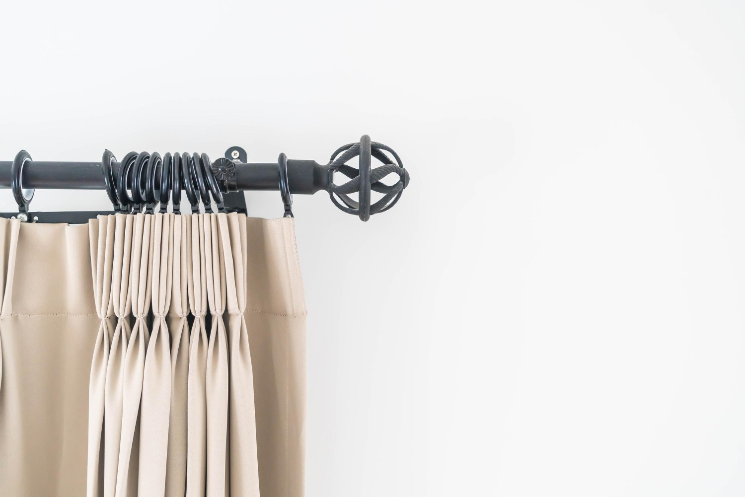 adjustable curtain rod