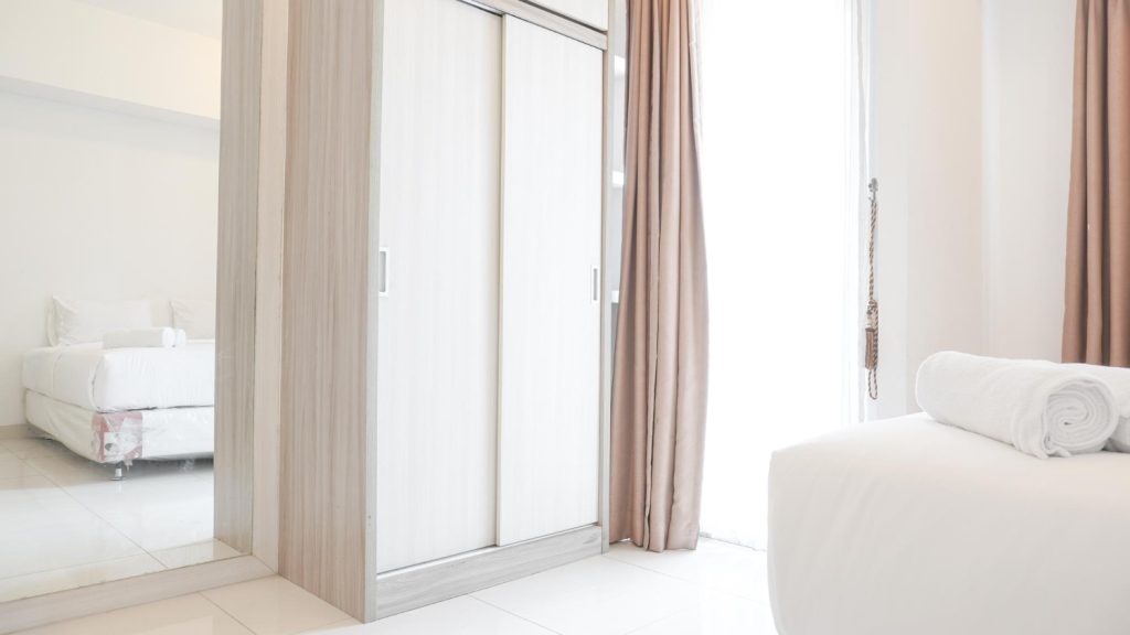 Light curtains for fixed window