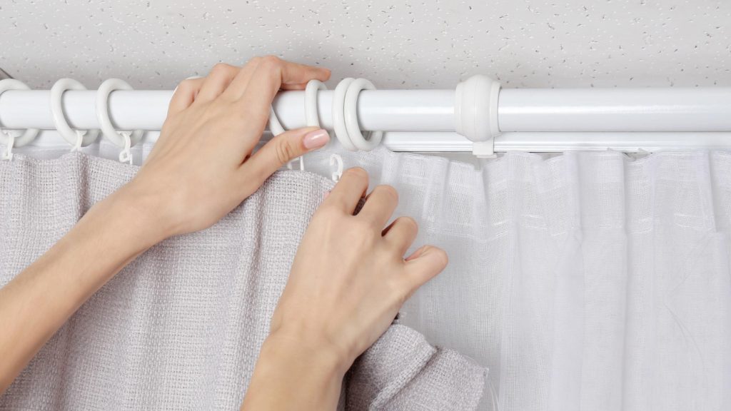 365997 Essential Types of Curtain Accessories